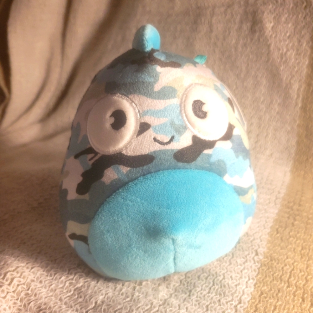 8" Squishmallow Calais